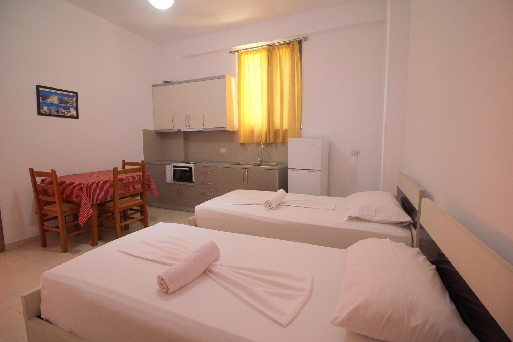 Hotel Argjiro Sarandë Exterior foto